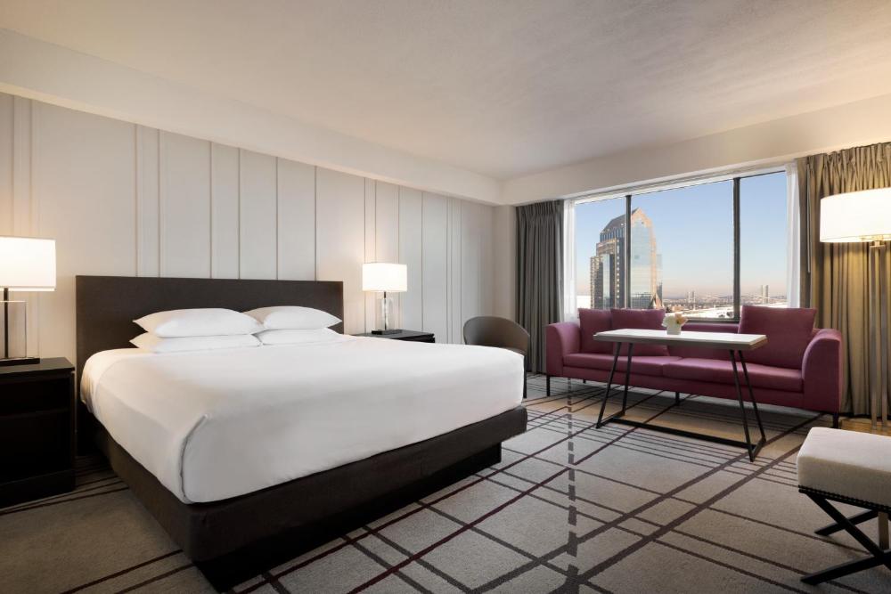 King Room with City View interior